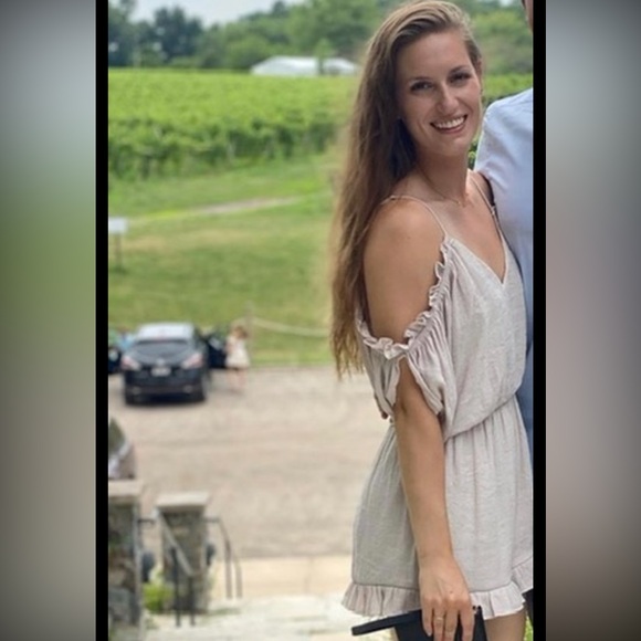 Wishlist Cold Shoulder beige romper -Medium - Picture 1 of 3